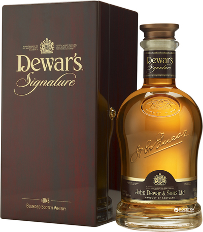 Dewar's Signature 750ml bottle and box